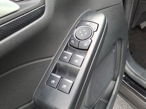 Certified 2025 Ford Escape ST-Line image 10