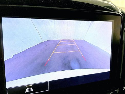 Used 2023 Chevrolet Traverse LT image 20