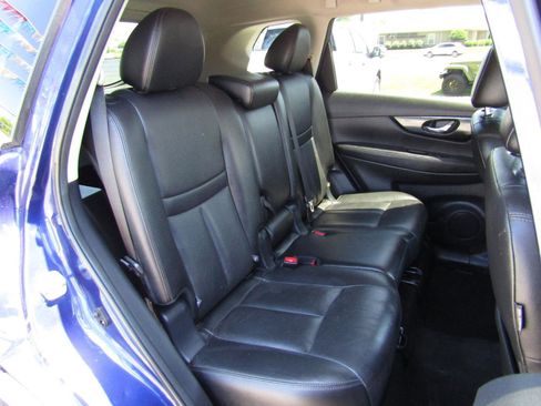 Used 2020 Nissan Rogue SL FWD image 26