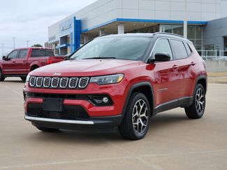 Used 2025 Jeep Compass Limited video 3