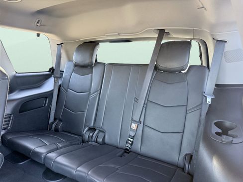 Used 2018 Cadillac Escalade Premium Luxury image 40