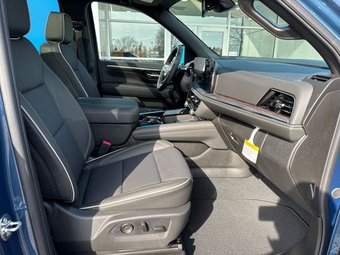 New 2026 Chevrolet Tahoe Premier w/ Sun And Tow Package AWD/4WD image 4
