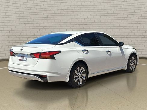 Used 2024 Nissan Altima 2.5 S FWD image 5