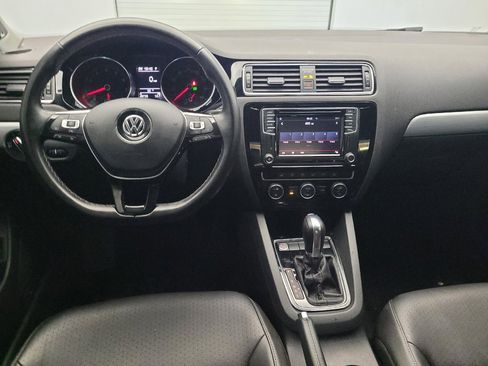 Used 2018 Volkswagen Jetta SEL FWD image 22