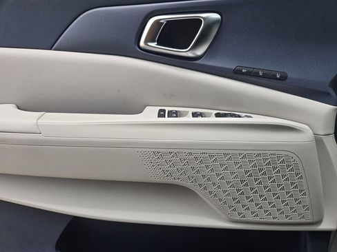 New 2026 Kia Carnival EX FWD image 18