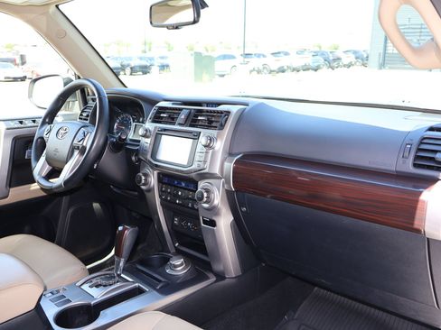 Used 2018 Toyota 4Runner Limited AWD/4WD image 28