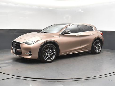 Used 2018 INFINITI QX30 Sport w/ Sport Leather Package image 3