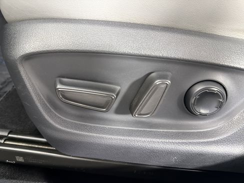 Used 2019 Toyota Avalon Limited w/ Advanced Safety Package FWD image 20