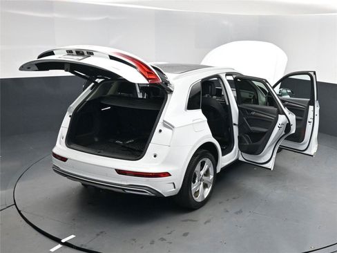 Used 2021 Audi Q5 Premium Plus w/ Premium Plus Package image 17