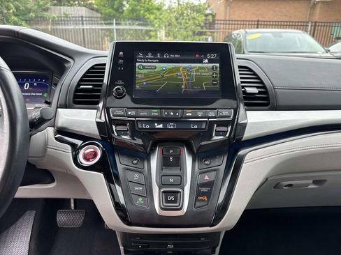 Certified 2022 Honda Odyssey Touring image 24