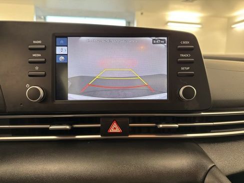 Used 2025 Hyundai Elantra SE FWD image 32