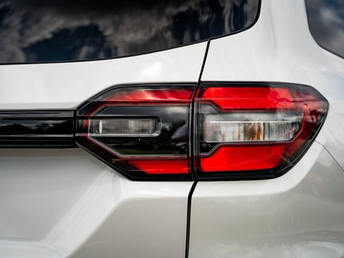 Used 2025 Honda Pilot EX-L image 14