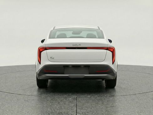 Used 2025 Kia K4 FWD image 7