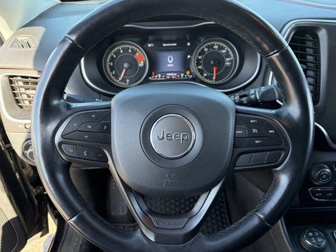 Used 2021 Jeep Cherokee Trailhawk AWD/4WD image 24