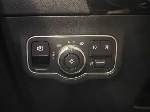 Certified 2025 Mercedes-Benz GLA 250 image 21