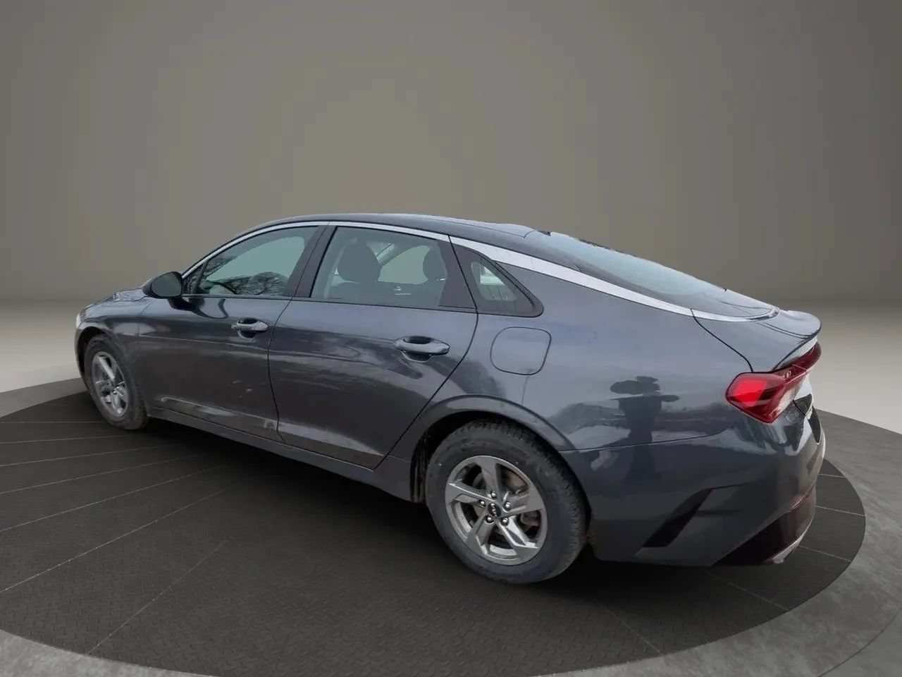 Used 2022 Kia K5 LXS FWD image 2