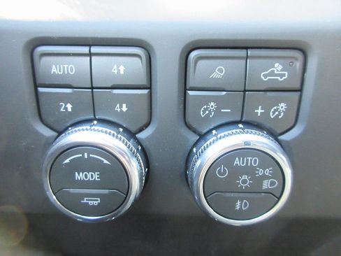 New 2026 GMC Sierra 3500 AT4 w/ AT4 Premium Plus Package image 18