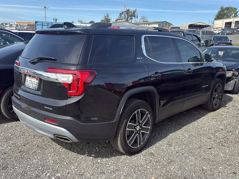 Used 2023 GMC Acadia SLT w/ Technology Package image 3