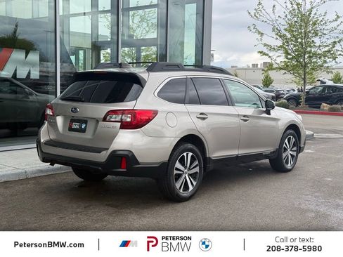 Used 2019 Subaru Outback 2.5i Limited AWD/4WD image 5