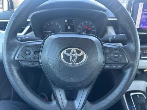 Used 2025 Toyota Corolla LE w/ LE Premium Package FWD image 5