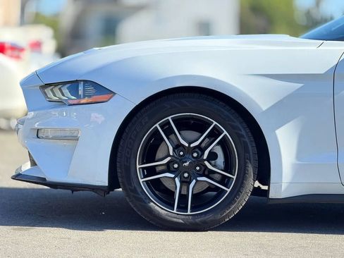 Used 2018 Ford Mustang Premium RWD image 7