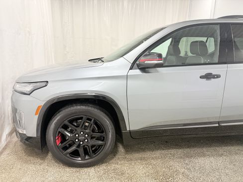 Used 2023 Chevrolet Traverse Premier w/ Redline Edition image 4