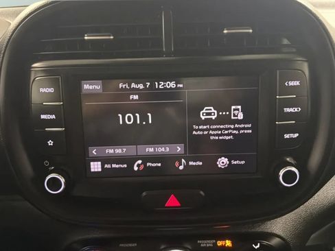 Used 2023 Kia Soul LX w/ LX Technology Package FWD image 13