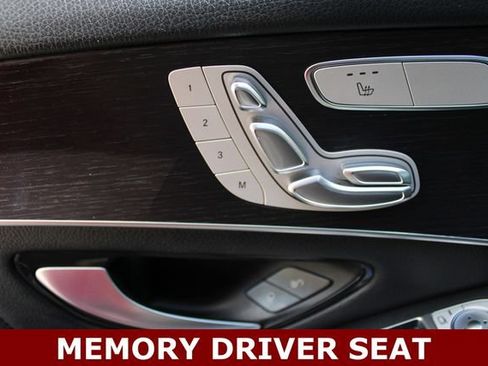 Used 2020 Mercedes-Benz GLC 300 4MATIC image 3