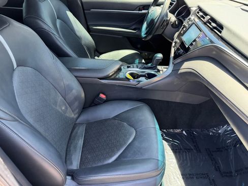 Used 2018 Toyota Camry XSE w/ Protection Package (Q2) FWD image 12