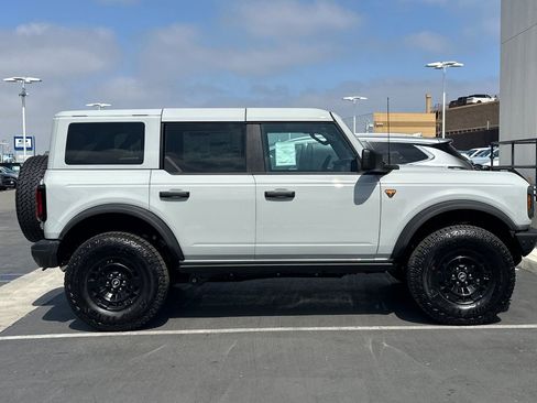 New 2026 Ford Bronco Badlands AWD/4WD image 2