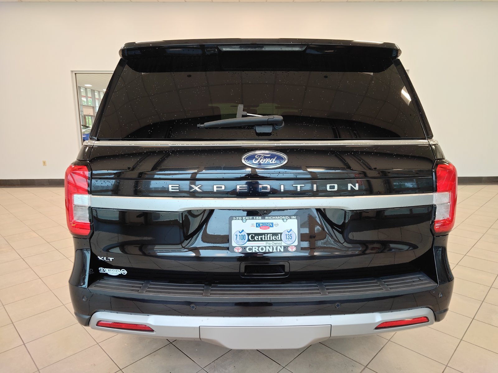 Used 2023 Ford Expedition XLT AWD/4WD image 4