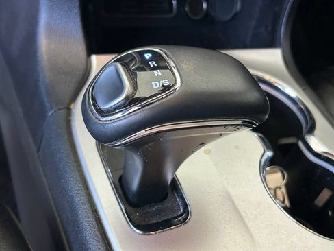 Used 2015 Jeep Grand Cherokee Altitude RWD image 13