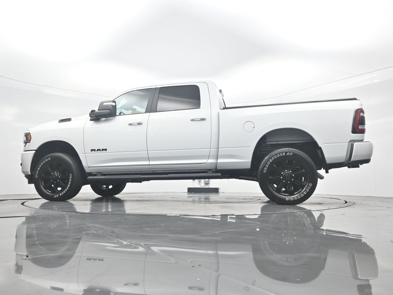 Used 2024 RAM 2500 Big Horn w/ Night Edition AWD/4WD image 39