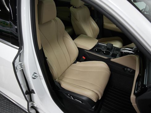 Used 2023 Acura MDX SH-AWD w/ Advance Package image 17