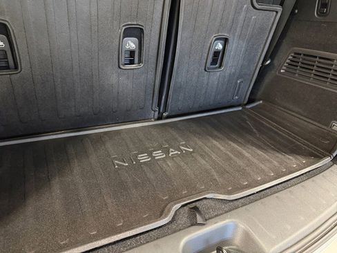 Used 2022 Nissan Pathfinder Platinum image 6