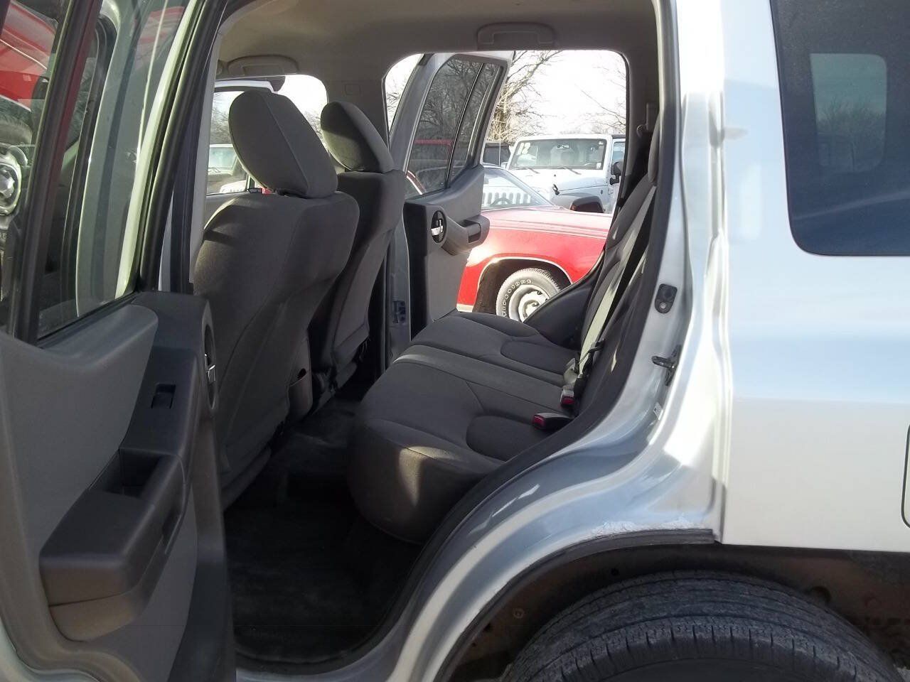 Used 2012 Nissan Xterra S AWD/4WD image 8