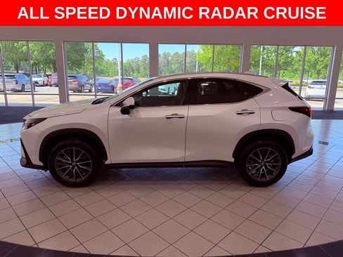 Used 2025 Lexus NX 250 FWD w/ Accessory Package (Z2) image 4
