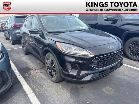Used 2022 Ford Escape SE w/ SE Sport Appearance Package AWD/4WD image 1