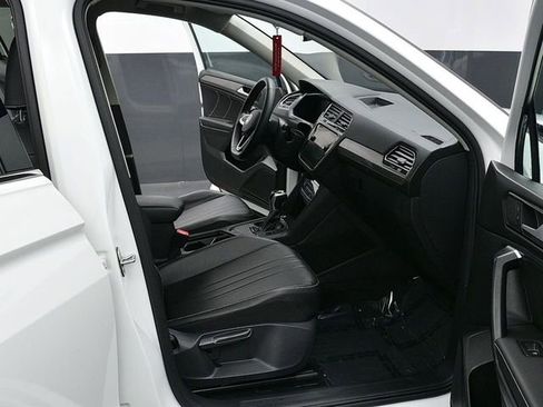 Used 2022 Volkswagen Tiguan SE image 20