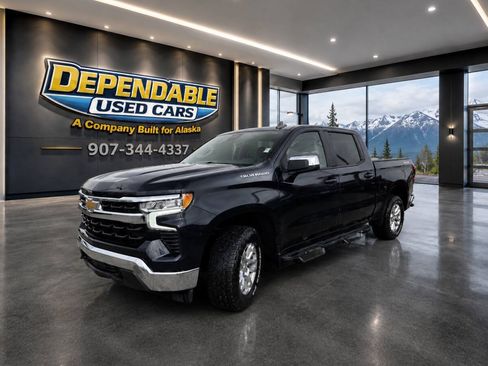 Used 2023 Chevrolet Silverado 1500 LT AWD/4WD image 2