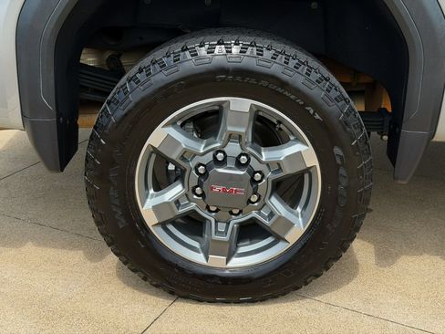 Used 2025 GMC Sierra 2500 SLT w/ SLT Premium Package AWD/4WD image 8