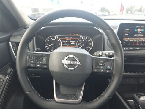 Certified 2025 Nissan Rogue SV w/ SV Premium Package image 21