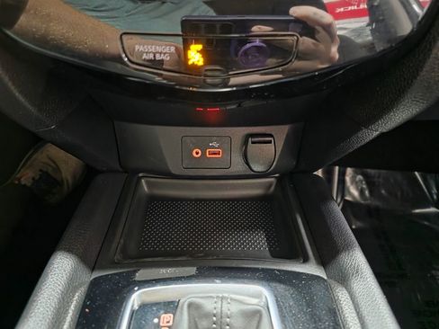 Used 2019 Nissan Rogue S image 21