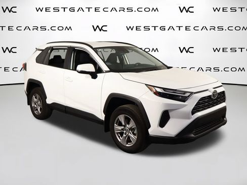 Used 2025 Toyota RAV4 XLE FWD image 43