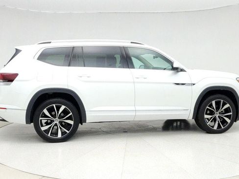 Used 2025 Volkswagen Atlas SEL Premium R-Line image 4