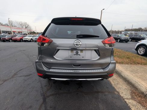 Used 2018 Nissan Rogue S image 6