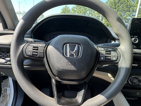 Used 2023 Honda Accord EX image 6