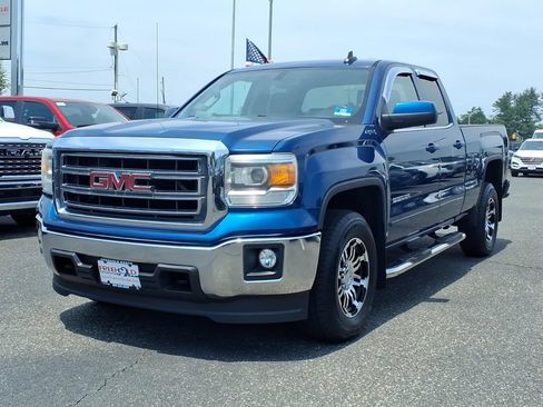 Used 2015 GMC Sierra 1500 SLE w/ SLE Value Package AWD/4WD image 3