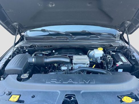 Used 2024 RAM 1500 Laramie AWD/4WD image 31