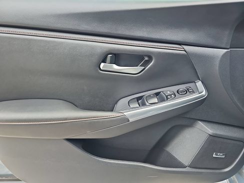 Used 2024 Nissan Sentra SR w/ SR Premium Package FWD image 30